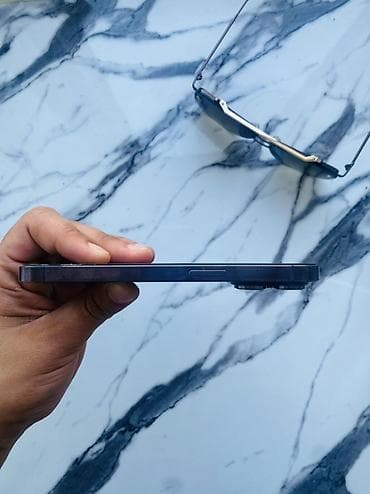 iphone 12 pro mini: IPhone 14 Pro, Göy, Simsiz şarj — 6