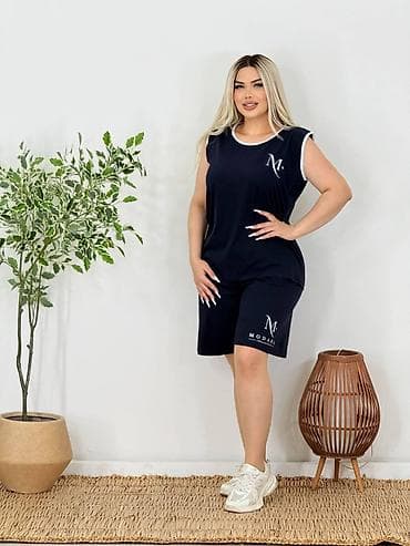Qadınlar üçün 2 parça şortlu dəst - Model: qolsuz köynək + dizə yaxın
