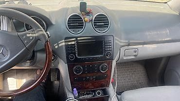 Su nəqliyyatı: Mercedes-Benz ML 350: 3.5 l | 2006 il Ofrouder/SUV — 7