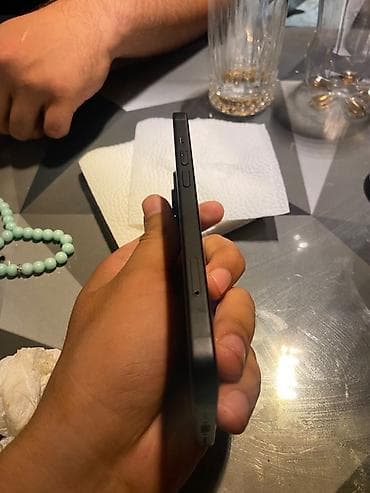 IPhone 15, Qara