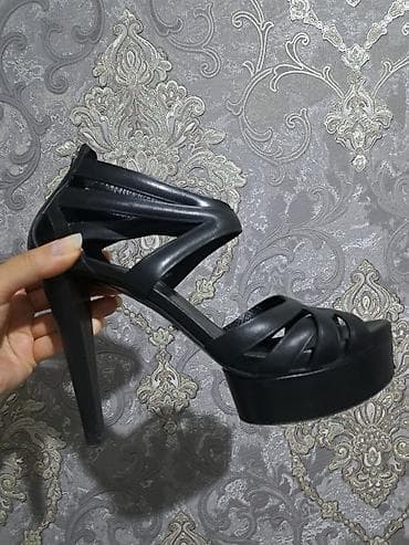 sabo 40: "GUCCİ"Qadın platformalı sandal – Made in Italy,40 ölçü - Rəng: qara — 1