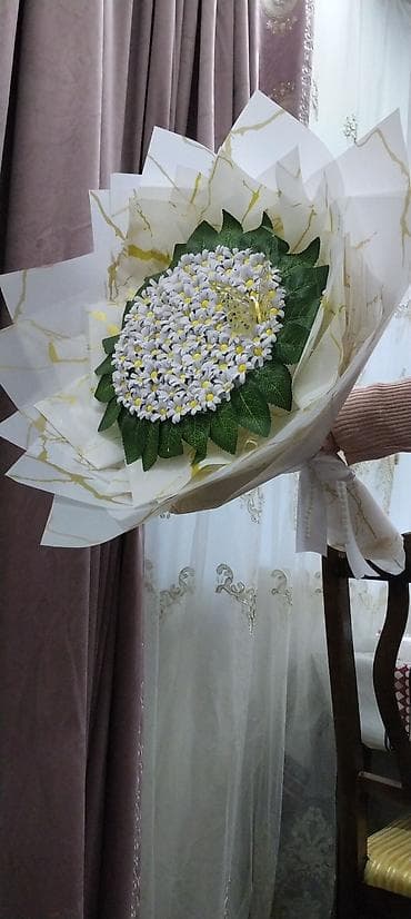 təbii gül şəkilləri: Aster-buket – zərif kompozisiya - Tərkib: xırda ağ aster/xaççiçəyi — 3