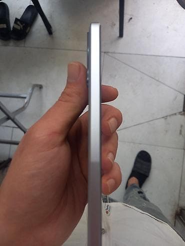 kreditde olan telefon: Smartfon – gümüş rəngdə, düz kənarlı metal gövdə Çox təcili satılır — 3