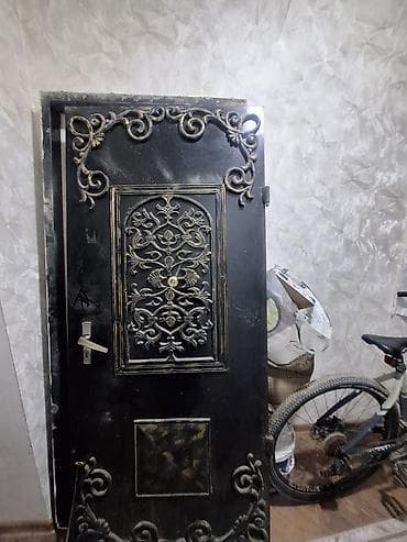 qara torpağ: Blok üçün İşlənmiş Giriş qapısı Glazok ilə, Zəmanətsiz, Ünvandan götürmə — 1