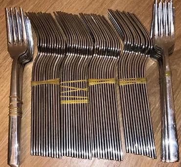 Çəngəl 5ədədi 1azn.Yenidir.İşlənməyib.Evdə yer tutduğuna görə satılır — 1