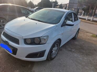 Avtomobil alışı: Chevrolet Aveo sedan – ağ rəng Xarici görünüş: - Kompakt sedan — 1