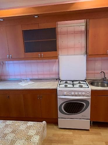 Гаражи: 28 may m yaxınlıgında Nizami küç. Azalın binasında 4/3, 2 otaglı — 3