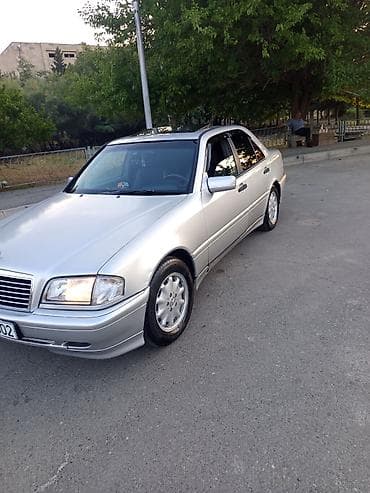 ford transit bufer: Mercedes-Benz C-Class: 2 l | 1995 il Sedan — 4