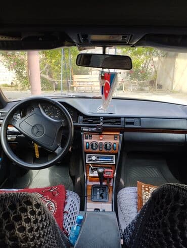 Ferrari: Mercedes-Benz E 250: 2.5 l | 1993 il Sedan — 7