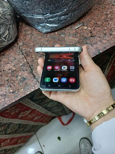 Samsung Galaxy Z Flip 3 5G, 256 GB, rəng - Bej — 1