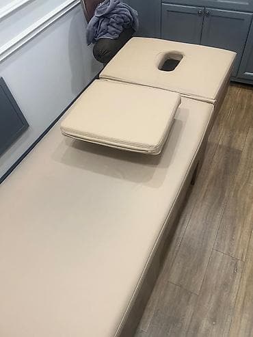 Digər biznes avadanlığı: Masaj stolu.Xüsusi sifarişlə hazırlanmış taxta bazalı masaj masası. Ən — 3