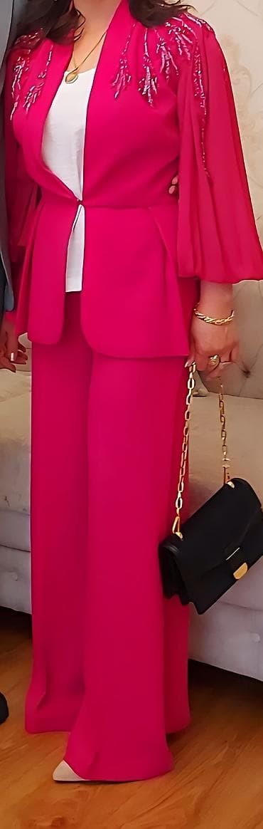Qadın üçün dəst – parlaq fuşya rəngi - Tərkib: üç hissəli dəst –