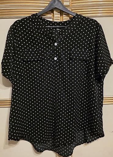 Az istifade edilib. ela veziyyetde. 50 olcu olsada 42 44 bedenlerede