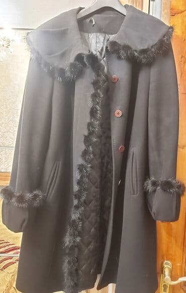 loreta palto: Palto.seliqeli az geyinilib.hec bir difekti yoxdu. Razmer 48.qollari — 1