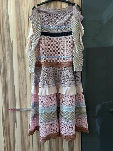 Self-Portrait brendin kokteyl don satılır 150 AZN-ə. Razmer M. 2 dəfə