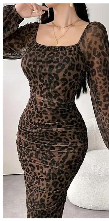 slim lux cofe: Leopard naxışlı qadın paltarı - Model: bədənə oturan, midi uzunluqda — 1