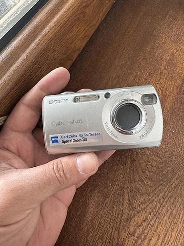 Fotokameralar: Sony Cyber-shot DSC-S40 reqemsal fotoaparat tam islekdir zerre qederde — 9