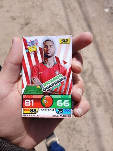 imzalı futbol topu: Emre Mor futbol kartları kolleksiyası. Bu kartlar müxtəlif klublarda — 10