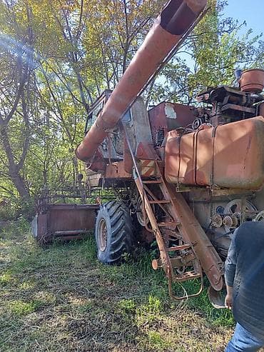 qazel mator: Taxıl biçən kombayn. Ehtiyat hissəsi kimi satılır. Matorundan başqa — 4