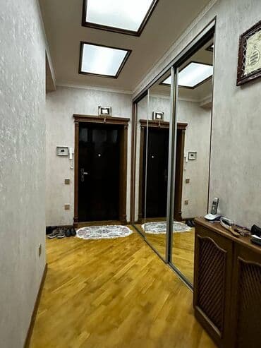 9 ci mikrorayon satilan evler: 4 otaqlı, Yeni tikili, m. Neftçilər, 160 kv. m — 20