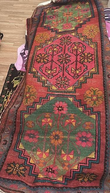 qırmızı xalca: Qədim xalça, 1960 il, Azərbaycan, Vəziyyəti: Əla — 2
