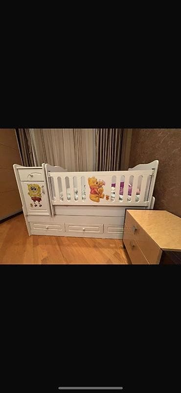 krovat transformer: Oğlan və qız üçün, Dördbucaq, Beşik, Dəstsiz, Matras ilə, Yellənmə mexanizmsiz — 1