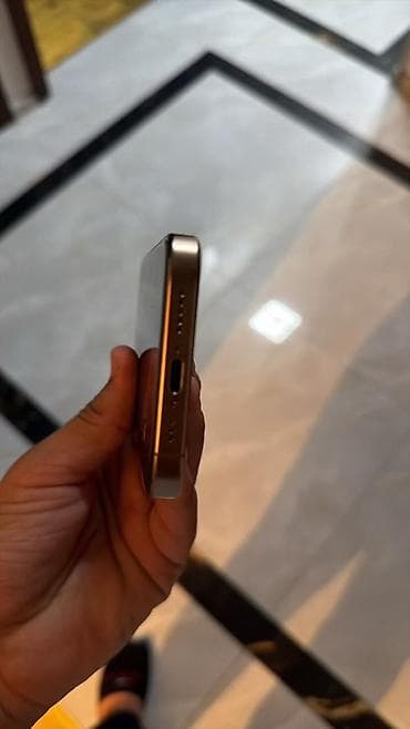 iphone 16e qiymət: IPhone 16 Pro, 128 GB, Qızılı, Face ID — 4