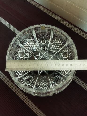 servant qablari: Çexiya xrustalı. İstifadə olunmayıb. Servantda saxlanılıb — 3