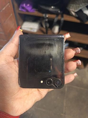 par utusu: Samsung Galaxy Z Flip 5, rəng - Qara — 1