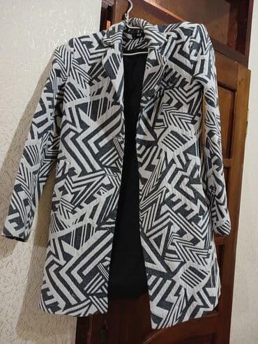 qadınlar üçün qısa paltolar: Firmadı adl — 1