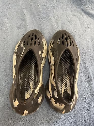 prada eynək: Məhsul: Köpük tərzli slip-on ayaqqabı (klok/slider tipli) Rəng — 1