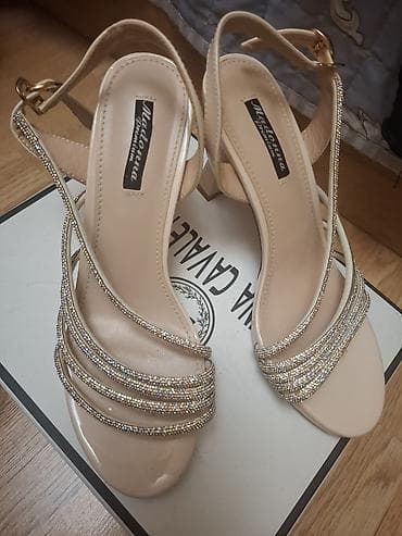 Basanoşka və səndəllər: Ölçü: 37, rəng - Bej, İşlənmiş — 1