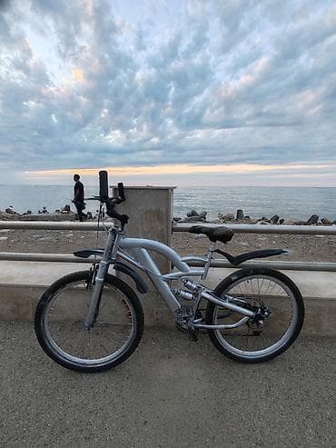 velo kaskları: 100 manat, velosiped tam işlək dir, sürülür — 1