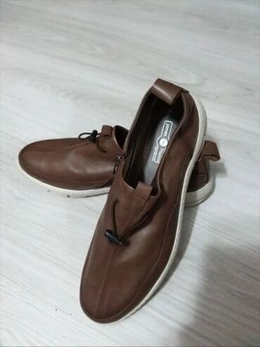 rezin ayaqqabilar: Məhsul: Kişi ayaqqabıları – 2 cüt, qəhvəyi rəng 1) Klassik slip-on — 7