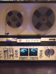 ses guclendırıcı: Sekildeki detallar aliram 
Sovet magnitofonun Astra 110 — 1