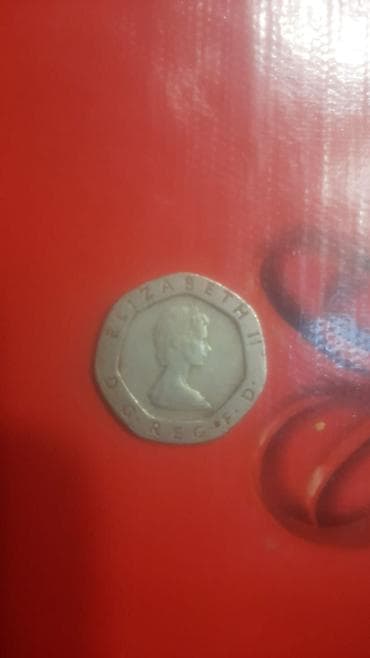 20 cent nece qepikdir: Səkkizguşəli formaya malik bu metal pulun bir üzündə Kraliça II — 1