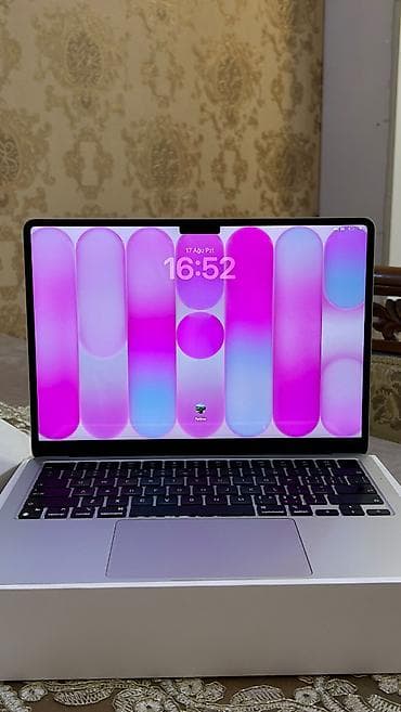 klaviatura notebook: Satılır: Apple MacBook Air M3 13” (8 GB RAM / 256 GB SSD) 2024 Təcili — 2