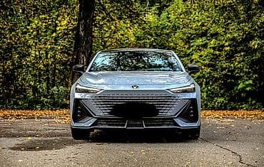 Changan Uni-V: 1.5 l | 2023 il 64000 km Sedan — 1