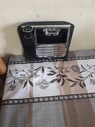 xrom diskler: Avtomobil üçün mərkəzi konsol külqabısı və siqaret alışdırıcısı bloku — 1