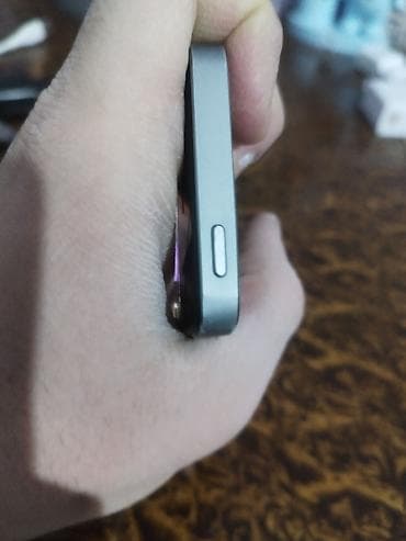 dubay ipone: IPhone SE, Desert Titanium, Barmaq izi — 5