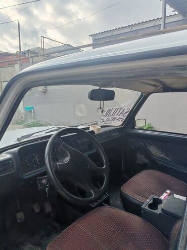 vaz: VAZ 2107, ağ rəng, sedan kuzov. Xüsusiyyətlər: - Klassik “07” — 10