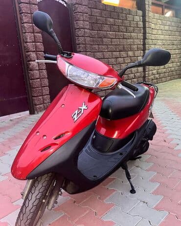 w202 dönmə işığı: Qırmızı rəngdə ZX skuter Məlumat: - Kompakt və yüngül kuzov, şəhər — 1