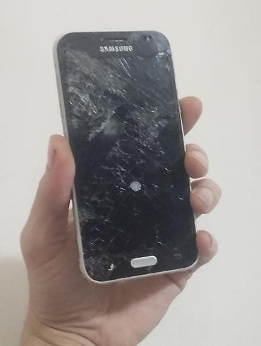 Ekran deyismelidir, basqa problemi yoxdur. Samsung Galaxy J2