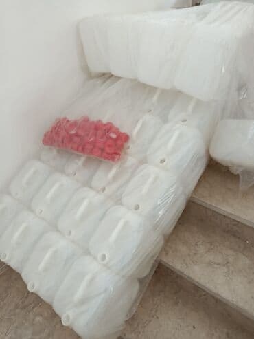 şırdan qiyməti: Topdan satış kanistr Yeni 10 litr say 20 ədəd qiyməti 2.10 manatdan — 3