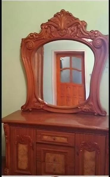 диван и 2 кресла мягкая мебель: Klassik üslubda taxta tualet masası və güzgü dəsti. - Material — 1