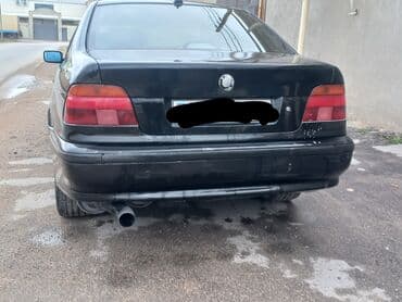 pilus masin: BMW 325: 2 l | 1998 il Sedan — 2