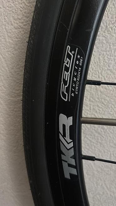 teze velosipedler: Felt TK3 trek/velodrom velosipedi - Marka/model: Felt TK3 (şossə/trek — 6