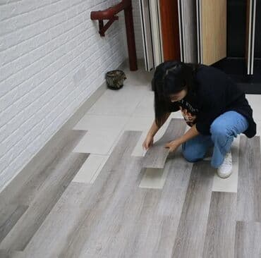 çornı pol: PVC materialı olan arxasi özü yapişqanlı dekor yer örtüklərinin — 8