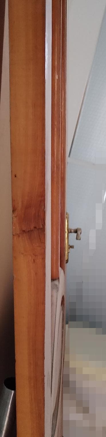 seyfi qapi: Möhkəm taxta qapı - Material: təbii ağac (massiv), lak örtüklü - Üst — 1