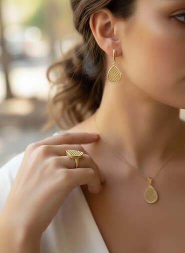 pandora dəst: Dəstə daxildir: Üzük, Sırğa, Boyunbağı, Sarı qızıl — 1